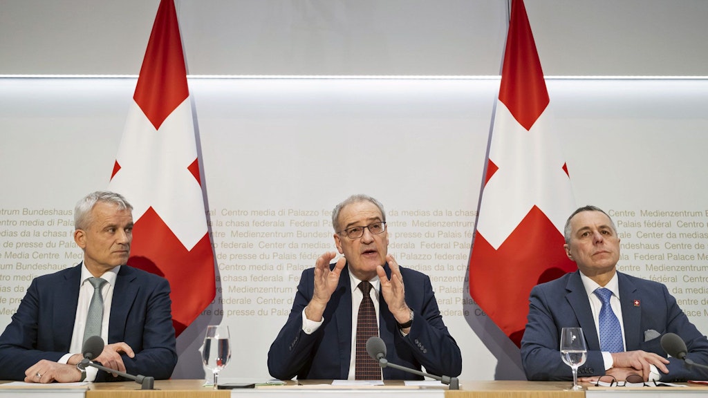 Bundespraesident Guy Parmelin neben Bundesrat Ignazio Cassis und Bundesrat Beat Jans an einer Medienkonferenz zur Botschaft zum Paket Schweiz-EU am Freitag, 13. März 2026.